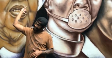 Surdo de nascença, Edinho faz poesia com a língua de sinais Surdo de nascença, Edinho faz poesia com a língua de sinais