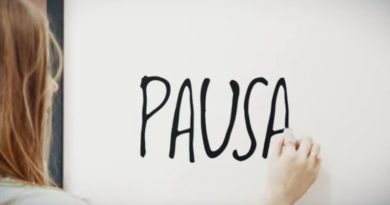 Conheça Vicka, cantora que teve 1 milhão de views com música da quarentena Conheça Vicka, cantora que teve 1 milhão de views com música da quarentena