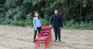 Estudantes brasileiros vencem “Oscar do design” com poltrona biodegradável Estudantes brasileiros vencem “Oscar do design” com poltrona biodegradável
