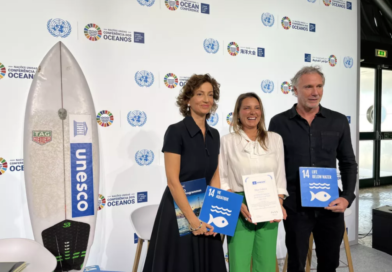 Surfista Maya Gabeira é nomeada embaixadora da Unesco para o oceano e a juventude